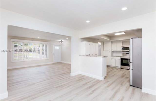 1900 NW 82nd Ter # 1900, Pembroke Pines, FL 33024 photos photos 1900 NW 82nd Ter # 1900, Pembroke Pines, FL 33024 photos photos