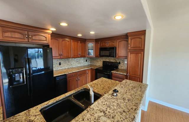 Parkway Manor Community - La Mesa - Upper Unit - Remodeled - 2 Car Garage photos photos