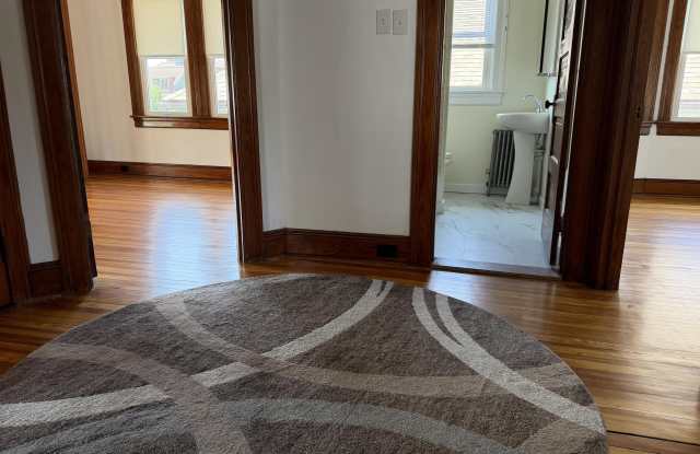 715 Hemlock Street Gallery 4