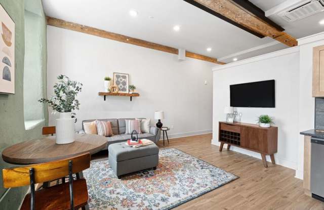201 Leverington Avenue - 209 Gallery 3