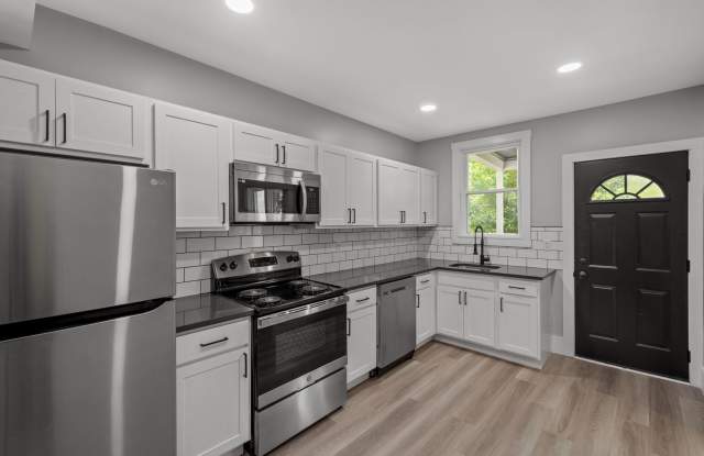 Stunning 3 bedroom home in Carrick available August 15! photos photos
