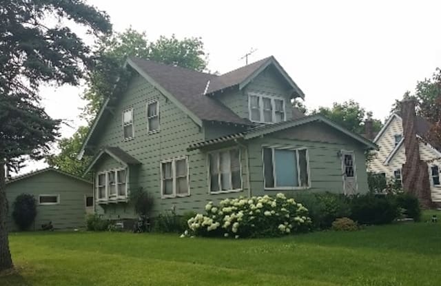 309 Central Ave - 309 Central Avenue, Buffalo, MN 55313