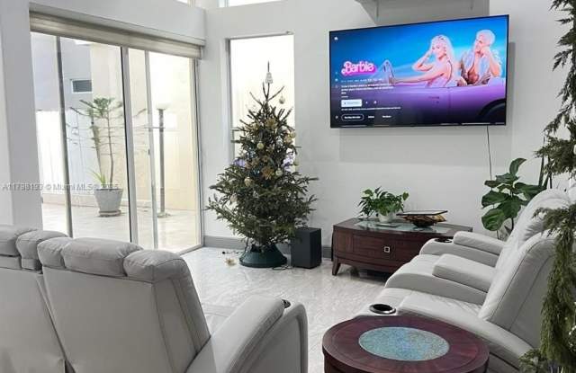1120 Papaya St photos photos
