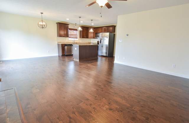 Pet Friendly Four Bedroom! Gallery 4