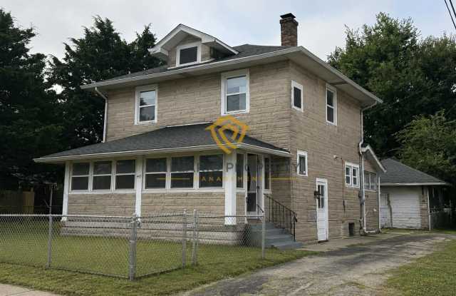 Renovated 4-Bedroom Home Near The Children’s Museum, Available NOW! photos photos