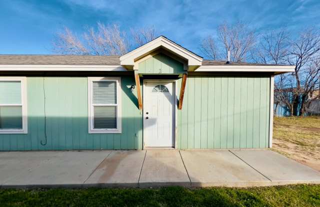 Charming 3-Bedroom Home with Hardwood Floors  Large Backyard – Lubbock, TX photos photos