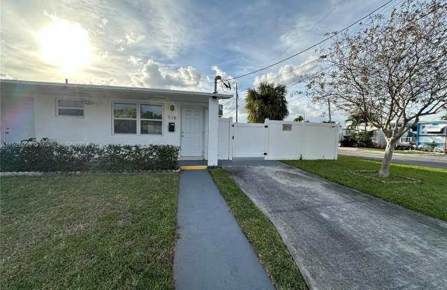 514 NE 4th Ave - 514 Northeast 4th Avenue, Hallandale Beach, FL 33009 514 NE 4th Ave - 514 Northeast 4th Avenue, Hallandale Beach, FL 33009