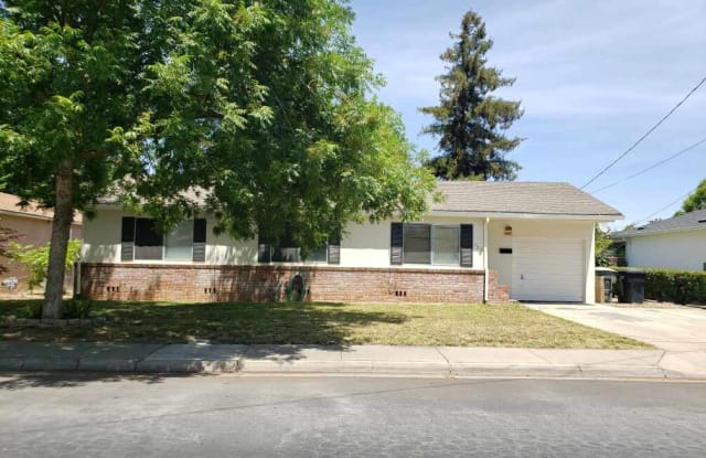 705 West Roseburg Avenue - 705 West Roseburg Avenue, Modesto, CA 95350