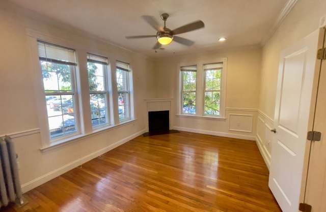 Allston Large 2bed / 1bath renovated apartment photos photos