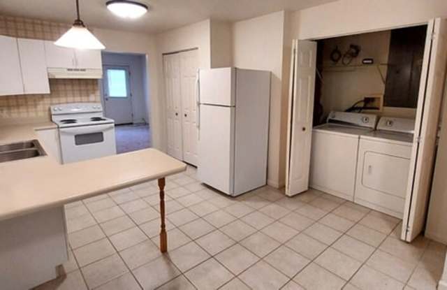 505 Maple Street photos photos