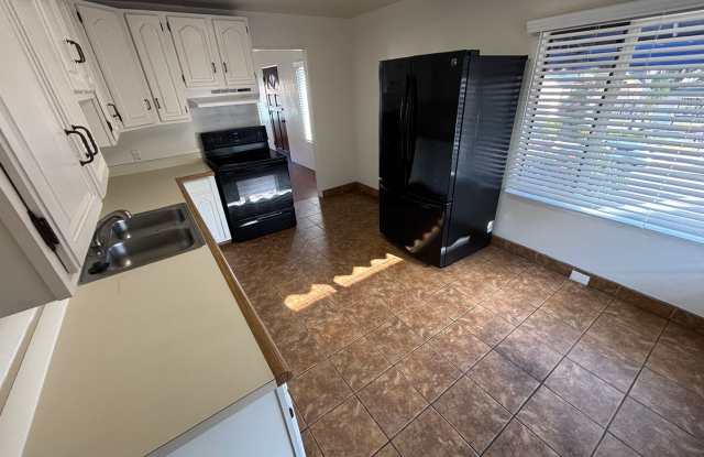 Charming Old Town Retreat | 2 Bed • 1 Bath | Prime San Diego Location Gallery 4