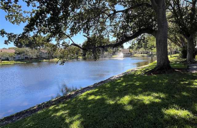 407 Gardens Drive unit: 203 photos photos