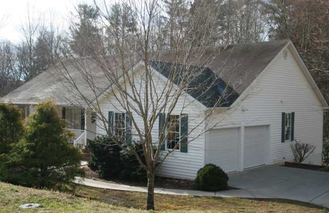 3 Bed 3 Bath Home in Hendersonville!! photos photos