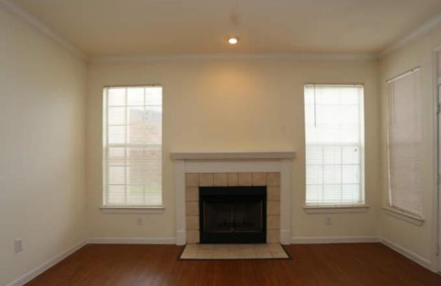 19982 Huebner Rd Gallery 3
