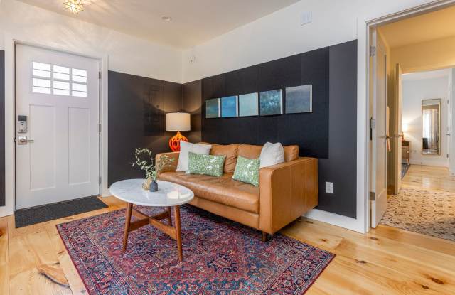 Recently Renovated Furnished 1BR Near Maine Med Gallery 4