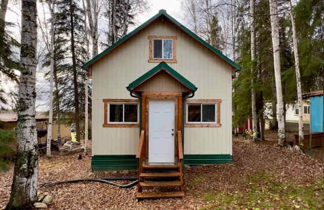 Cozy 1-Bedroom Loft Home with Office  Covered Deck/Sorry no pets photos photos