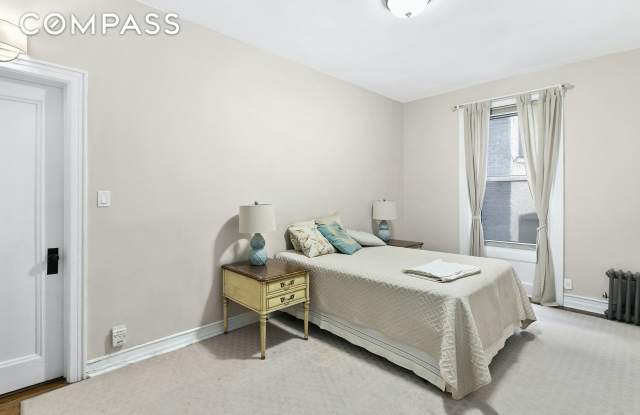 17 East 97th Street Gallery 3