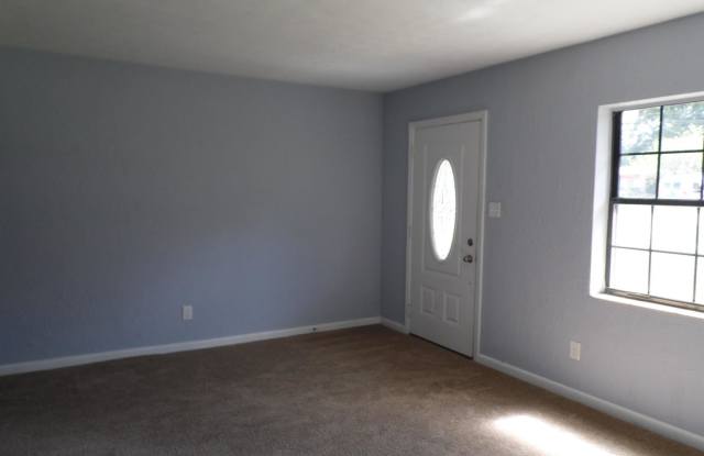 6085 ROBBINS CIR S Gallery 4