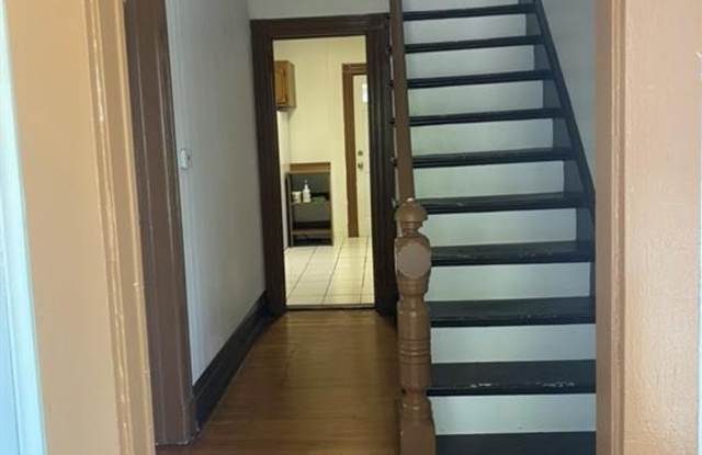 140 Phelps Avenue Gallery 3