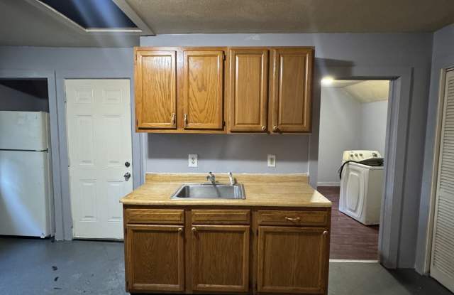 421 Blatchley Avenue photos photos