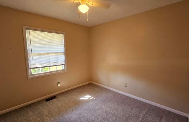 3 BR 2 BA in Brynn Marr Gallery 4