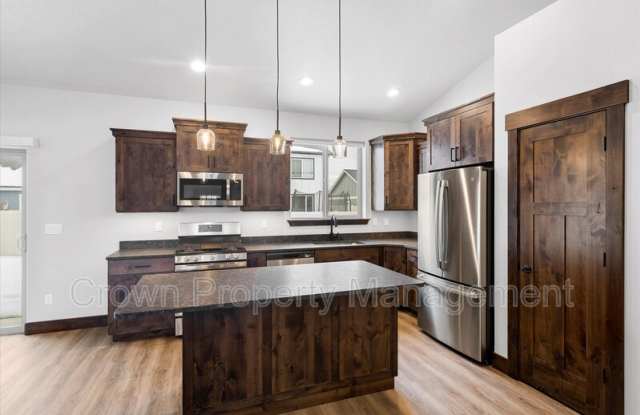 4046 Snowberry Avenue photos photos