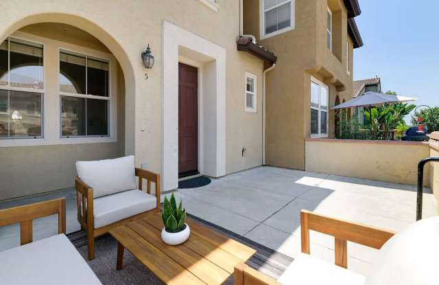 Newly Remodeled 2 Bedroom Townhouse in Torrey Highlands Gallery 1