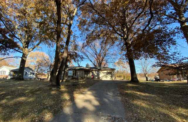 1818 High Street - 1818 High Street, Leavenworth, KS 66048