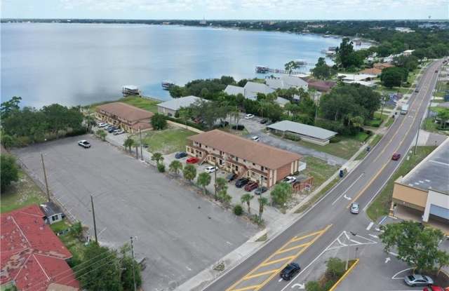 1025 Lakeview Drive Gallery 4
