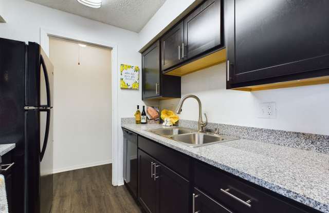 Raintree Apartments Gallery 2