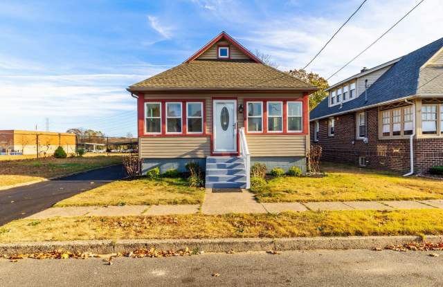 8 N BURDSALL AVENUE - 8 North Burdsall Avenue, Gloucester City, NJ 08030