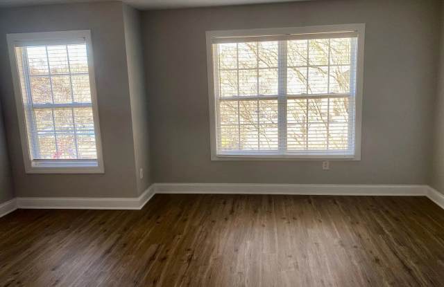 Room in 3 Bedroom Townhome at Bayrose Cir Gallery 4