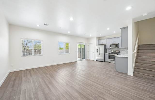 Stone View on 7th Townhomes Gallery 3