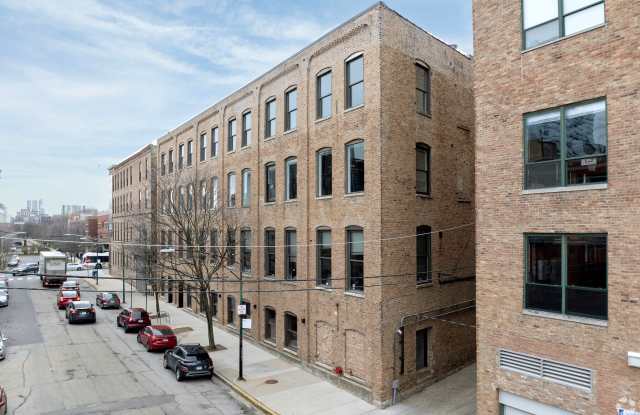 811 W Evergreen, LLC photos photos