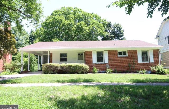 6206 HOLLINS DR - 6206 Hollins Drive, Bethesda, MD 20817
