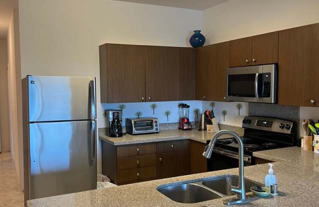 Furnished Top-Floor 3-Bedroom Condo at Kalama Kai Gallery 4