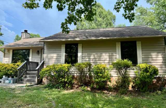 Adorable Recently Renovated 3 Bed 1.5 Bath Home $2395 photos photos