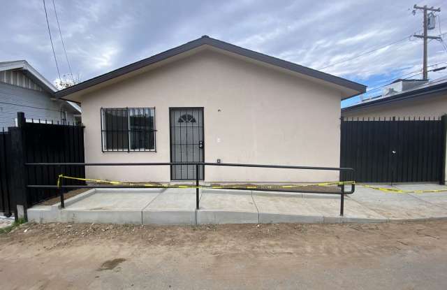 Newley constructed 1 BD 1 BA home in East Bakersfield photos photos