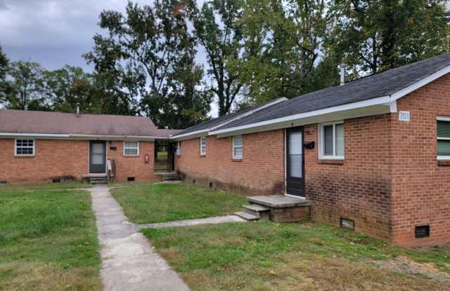 2 Bedroom Apartment! - 701 Pine Street, Greensboro, NC 27401