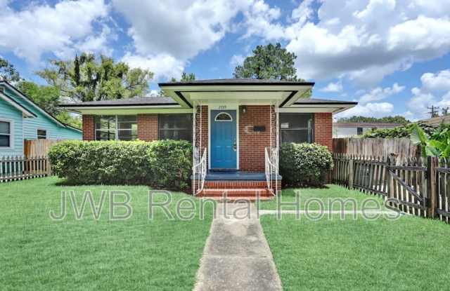 2739 Myra St photos photos