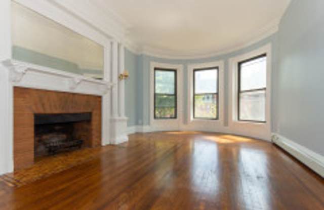 HOT FENWAY LISTING!!!! - 7 Bay State Road, Boston, MA 02215