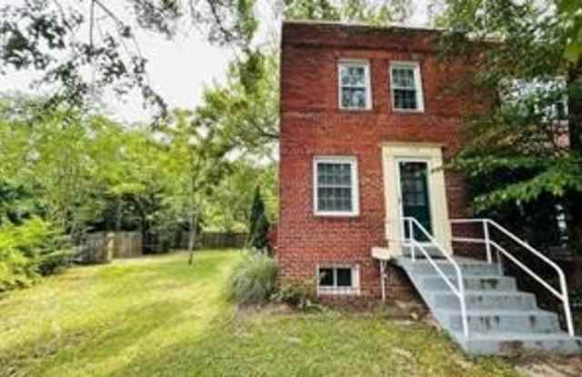 129 LINDEN STREET E photos photos