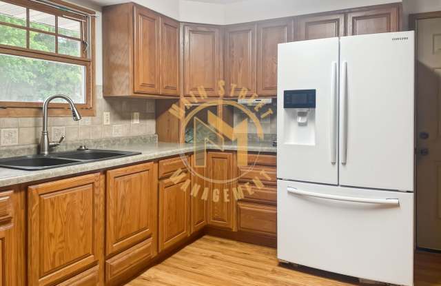 3 Bed 2 Bath Single Family Home Gallery 4