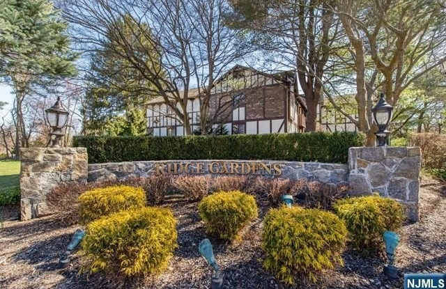 2021 Hawthorne Lane photos photos