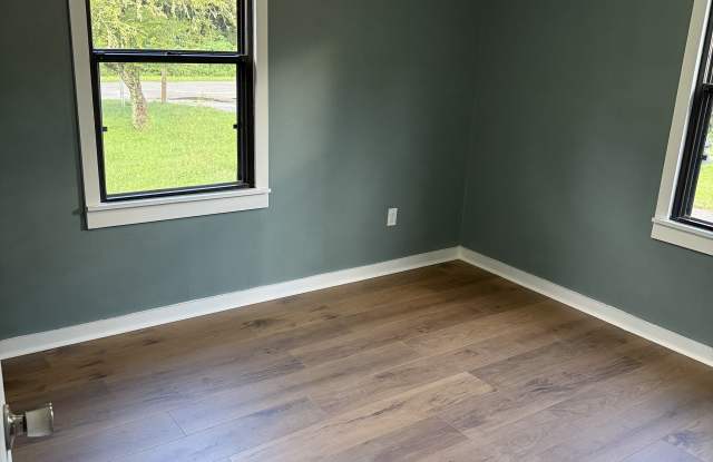 144 Hutchinson Court Gallery 2