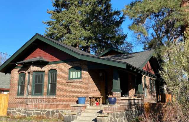 Remodeled Westside Bend Bungalow | Hot Tub, Large Backyard & Utilities Included photos photos