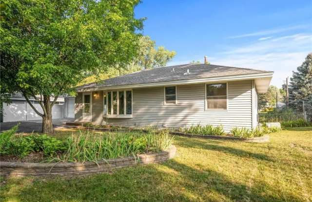 909 Woody Lane Northwest - 909 Woody Lane Northwest, Coon Rapids, MN 55448