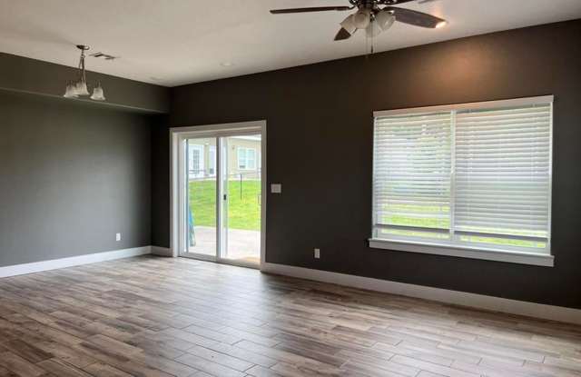 4 Bedroom 2.5 Bathroom Duplex Gallery 3