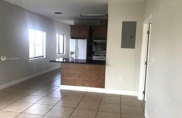 4448 E 10th Ave - 4448 East 10th Avenue, Hialeah, FL 33013