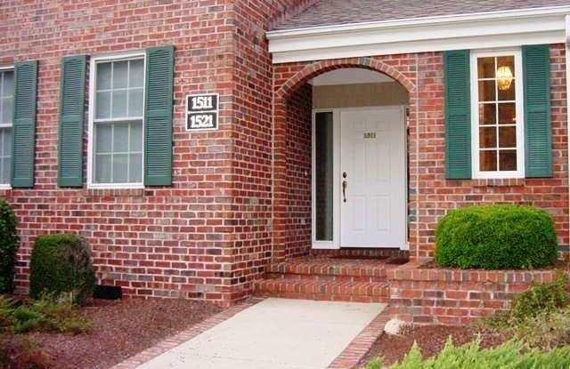 1521 Woodbrooke Drive Gallery 2